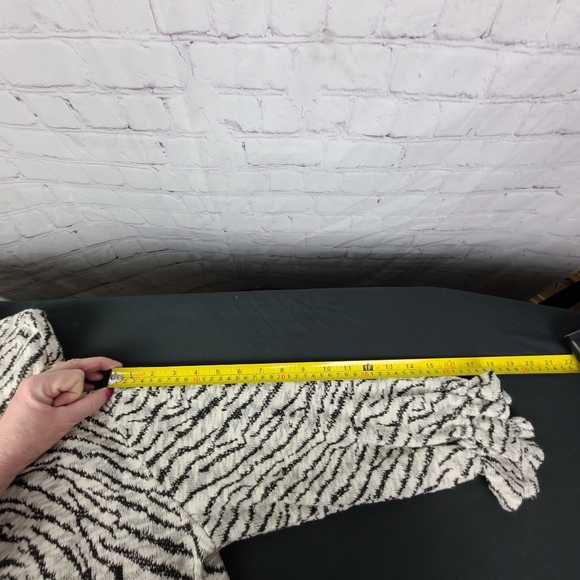 Zac & Rachel Black & Cream Knit Top. Long Sleeve Sz PL. - Picture 9 of 12